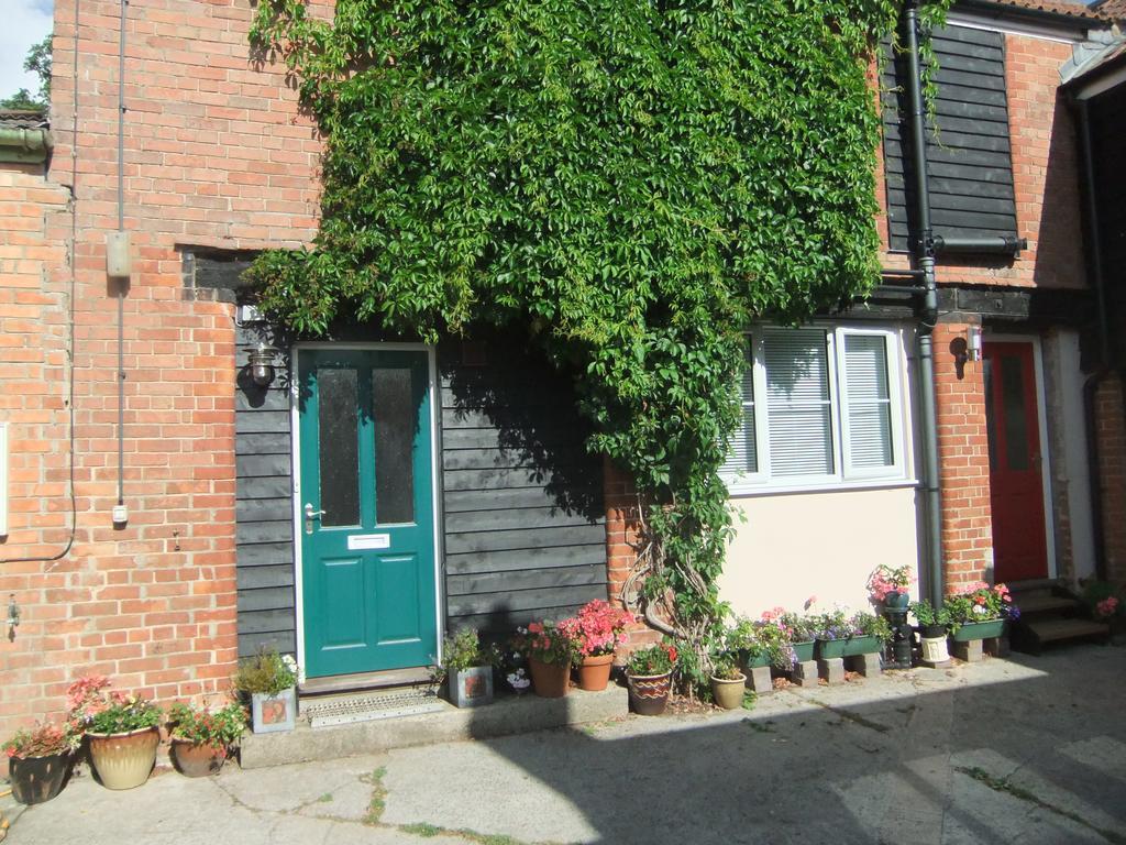 Hector'S Barn Apartments At Rosewood House Taunton Exterior photo